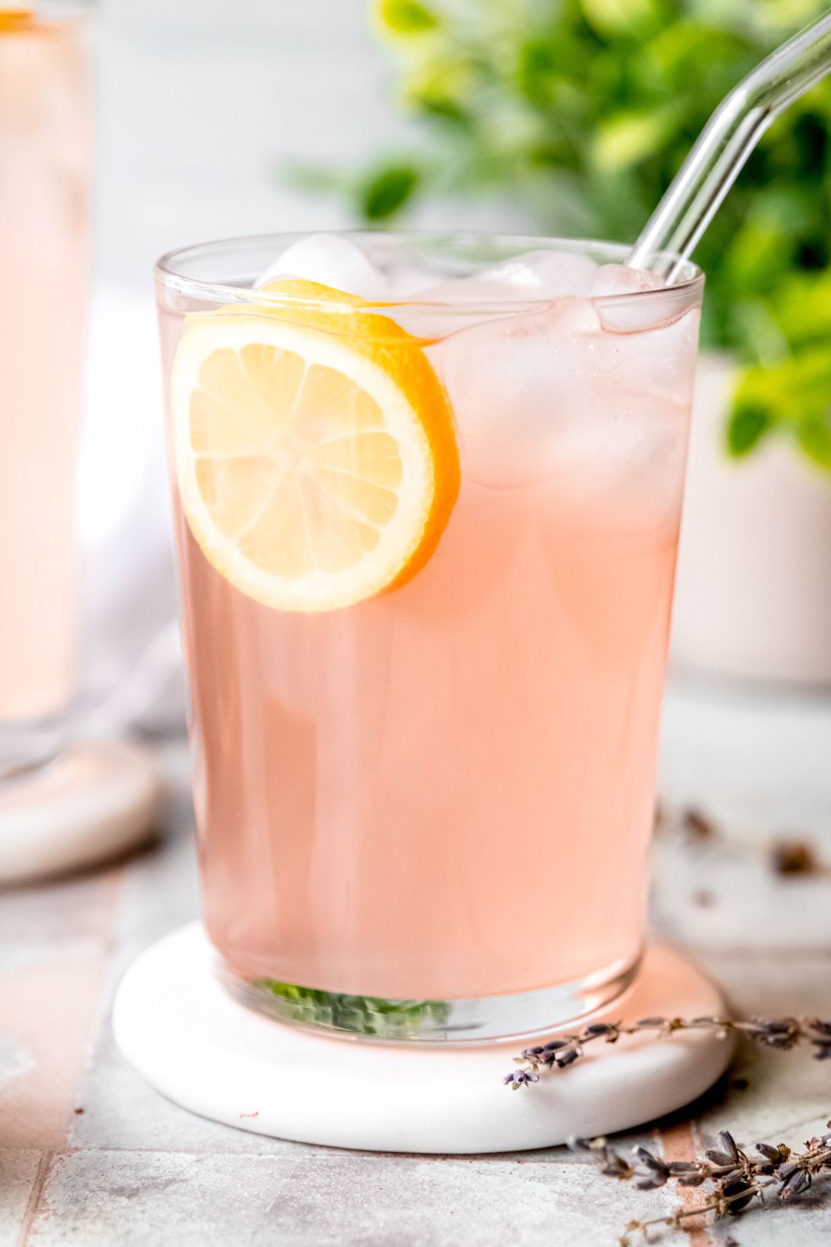Easy Homemade Lavender Lemonade: Floral & Refreshing Drink